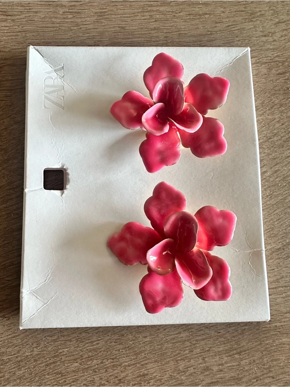Zara enameled flower